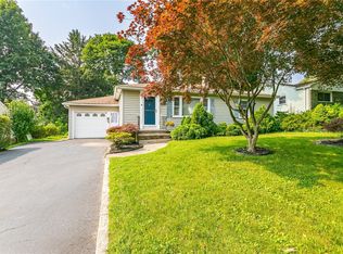 87 Highwood Rd, Rochester, NY 14609