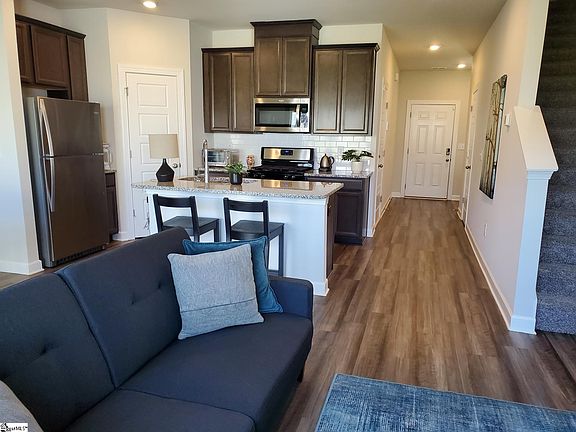 2nd image of 601 Reese Ln
