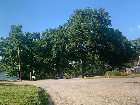 4th image of 8454 Engler Ave