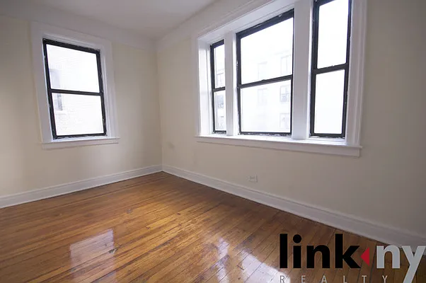 Rented by Link NY Realty | media 40