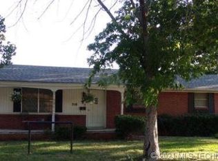 210 N Sunset Dr, Madill, OK 73446