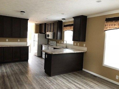 2nd image of 37 E Cardinal Ln