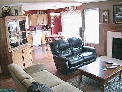 4th image of 551 Poppy Ln
