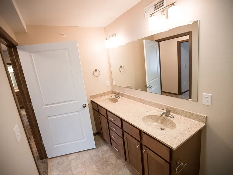 Hickory Hill Residences-Apartments — Photo 6