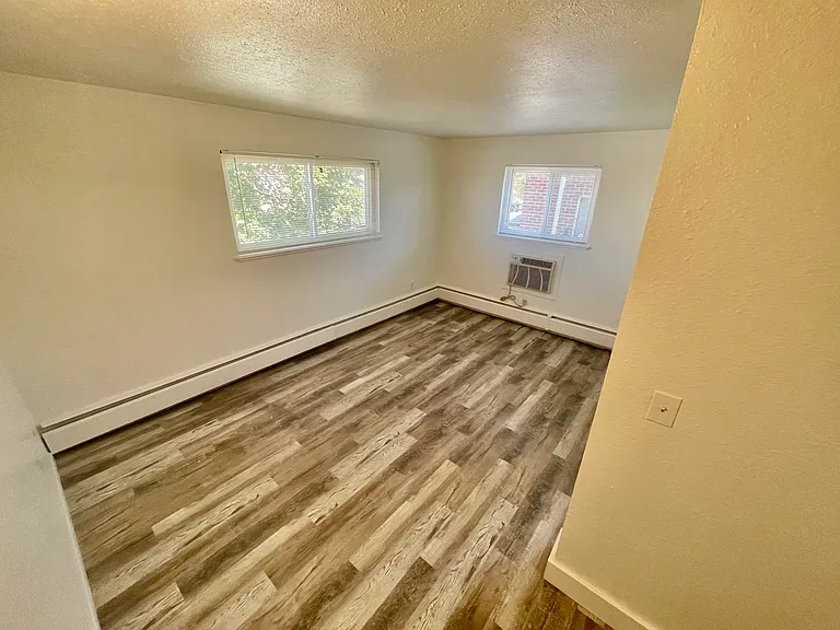 11910 E 14th Ave #1-8 — Photo 5