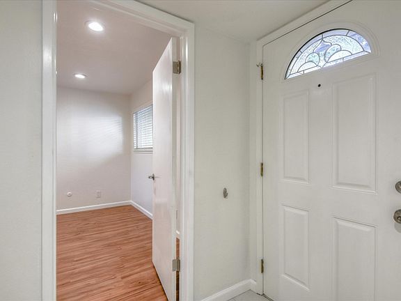 3rd image of 125 Connemara Way APT 126