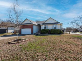 200 N Willowcreek St, Derby, KS 67037