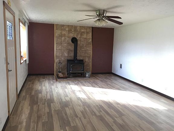 3rd image of 512 Marolf Loop Rd