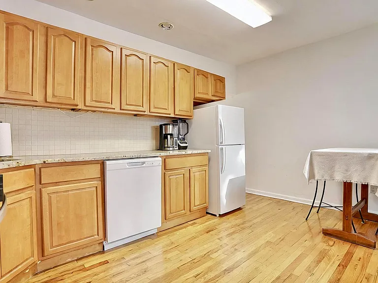 228 Brunswick St #2 — Photo 6