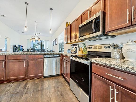 2nd image of 5541 Aquila AVE