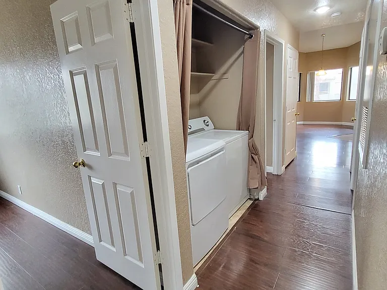 5044 S Rainbow Blvd #206-1 — Photo 3
