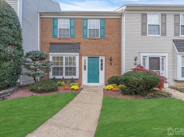 21 Haverford Ct Unit 5, Freehold, NJ 07728