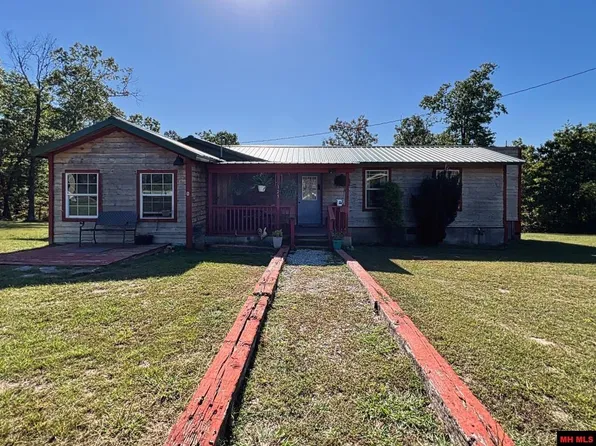 277 Cherokee Rdg, Yellville, AR 72687
