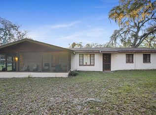 13380 SE 107th Ct, Ocklawaha, FL 32179