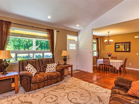 4th image of 302 Dena Ln