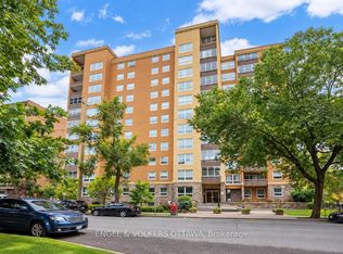 373 Laurier Ave E #5, Ottawa, ON K1N 8X6