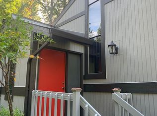 9812 SW Quail Post Rd, Portland, OR 97219