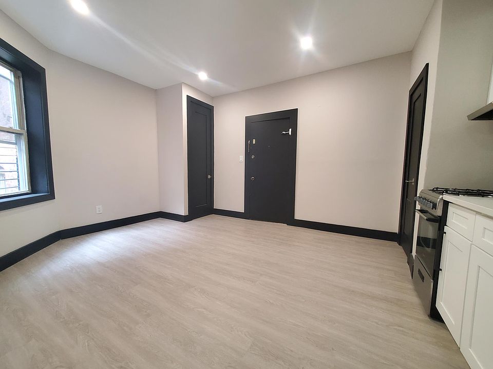 2nd image of 55 Lincoln St #203