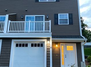 4 Fairview St UNIT 10, North Chelmsford, MA 01863
