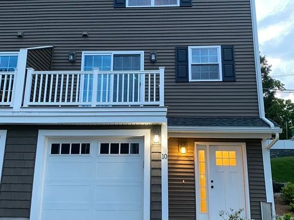4 Fairview St Unit 10, North Chelmsford, MA 01863