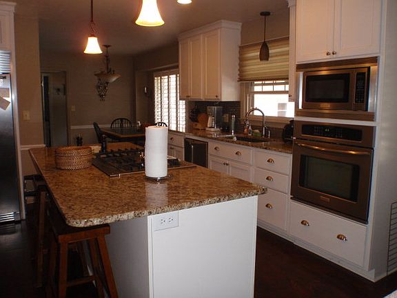 4th image of 1692 Huckleberry Dr