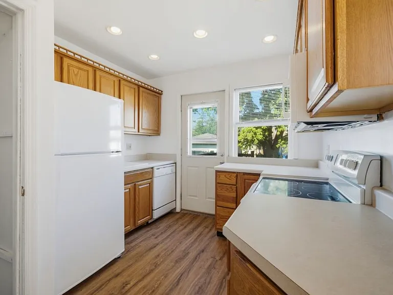 6456 S Lockwood Ave — Photo 6