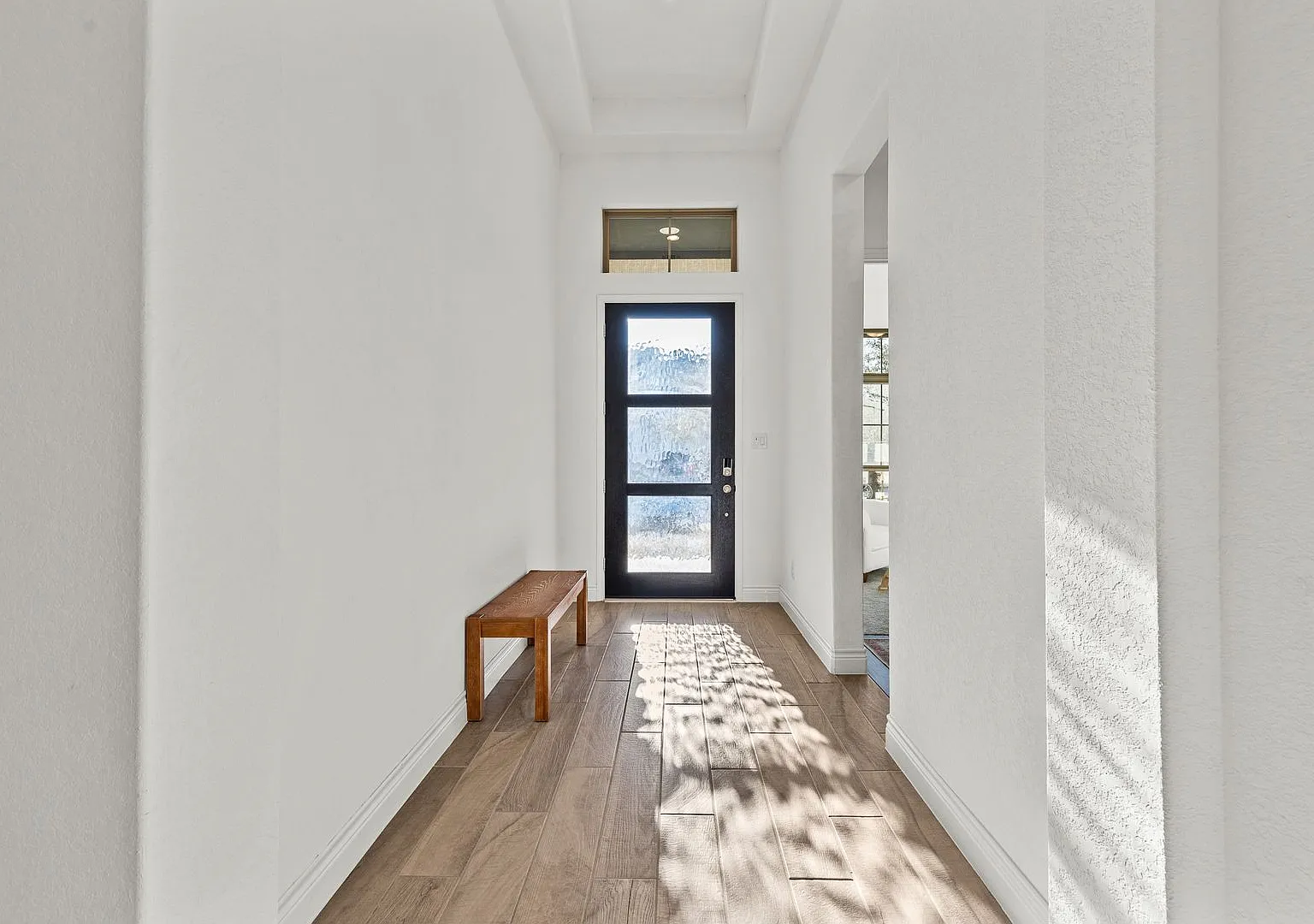 Elegant One-Story Home with Modern Upgrades 4 Bed, 3 Bath — Photo 4