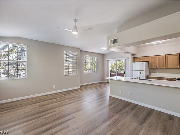 3rd image of 1509 Blackcombe St Unit 204