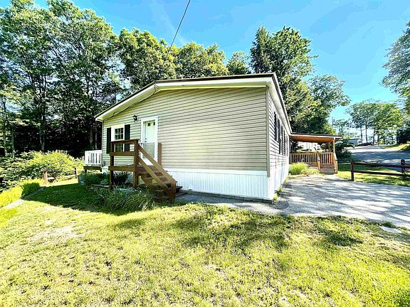 4th image of 77 Diana Dr