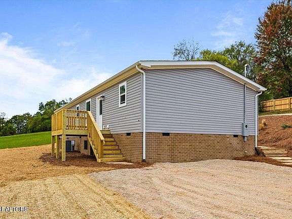 5th image of 352 Bland Rd