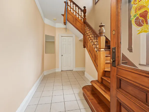 350 East 193rd Street image 7 of 17