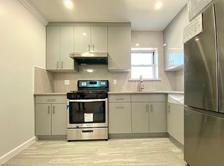 5277 72nd St FLOOR 3, Maspeth, NY 11378