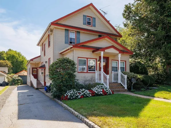 3 Spruce Court, North Baldwin, NY 11510