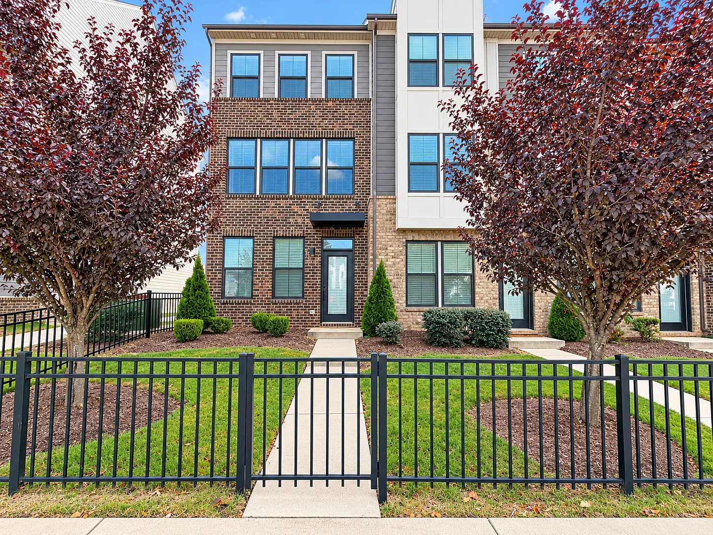 3 bed, 3.5 bath, 1664 sqft, $3,000 — Photo 1