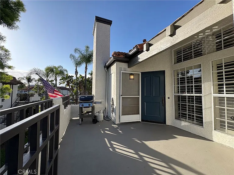 27345 Nicole Dr — Photo 1