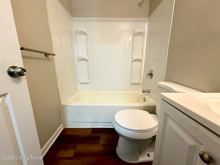 3423 Glendale Ave — Photo 9