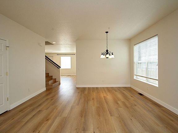 5th image of 15542 SE Thornbridge Dr