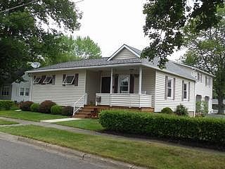 2nd image of 295 Sampson St