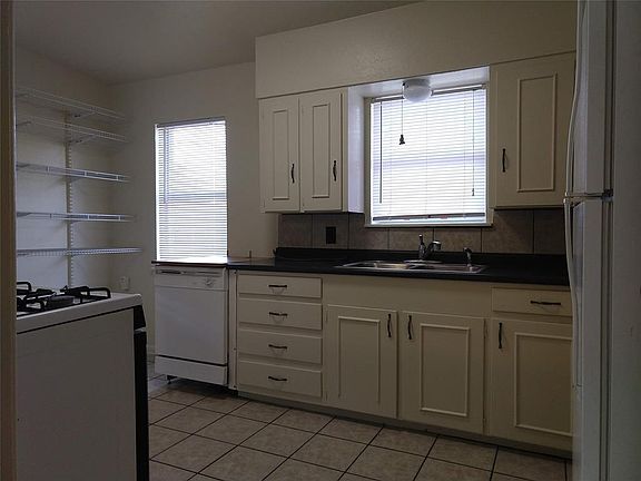 5th image of 2904 Cordone St