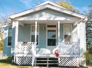 235 E Clinton Pl, Saint Louis, MO 63122