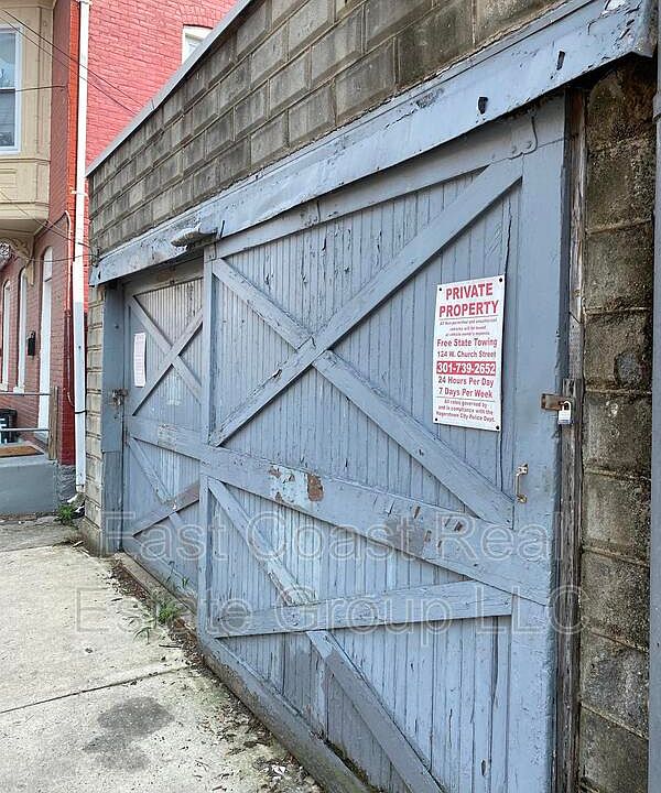 1st image of 7 E Lee St