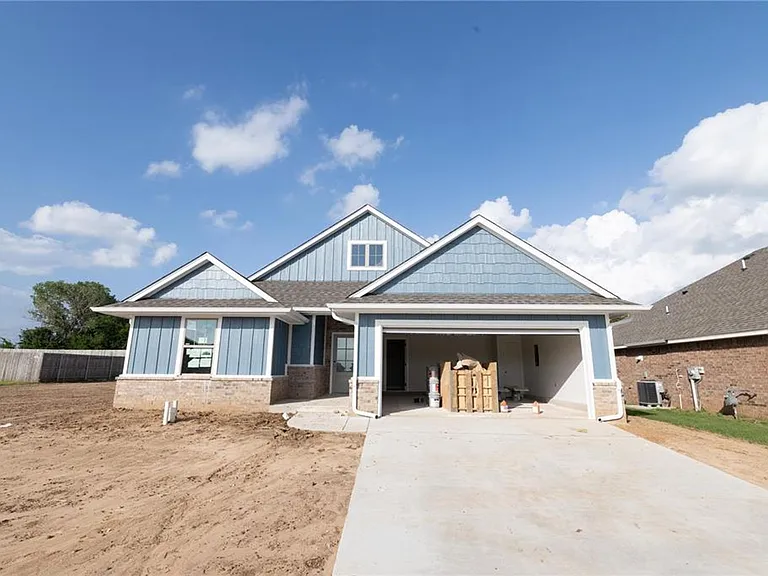 3805 Lleyton Dr — Photo 2