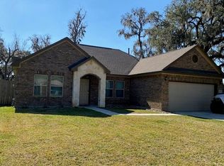 265 Inwood Dr, West Columbia, TX 77486