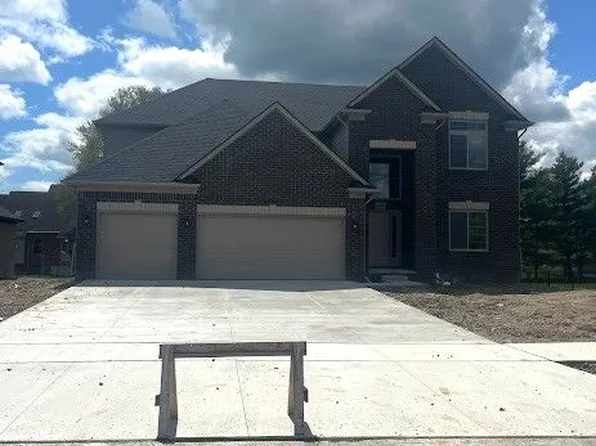 35904 Windridge Dr, New Baltimore, MI 48047