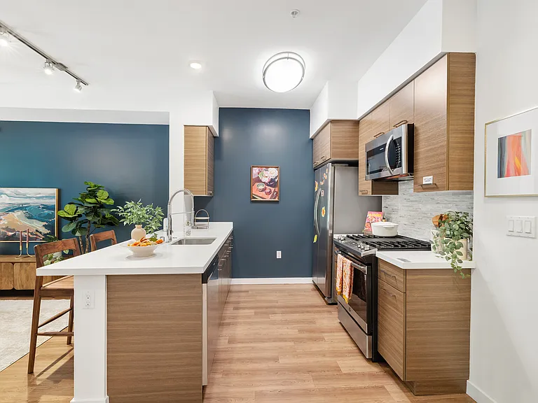 Modern Kitchen | Next on Lex Apartments | Luxury Apartments in Glendale CA