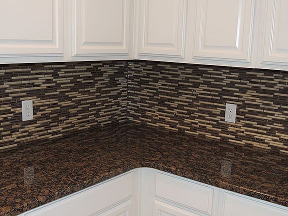 4th image of 226 Patrick Dr