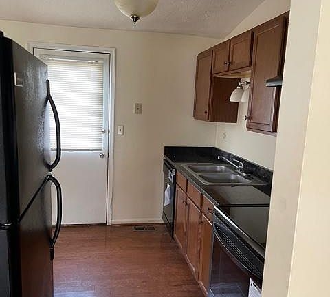 4th image of 6644 Fernshire Ct