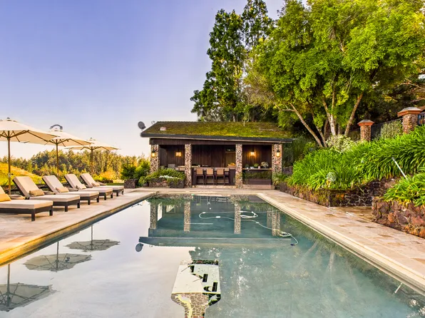 3225 W Dry Creek Rd, Healdsburg, CA 95448