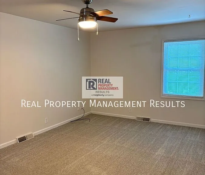 7577 Nottingham Dr — Photo 10