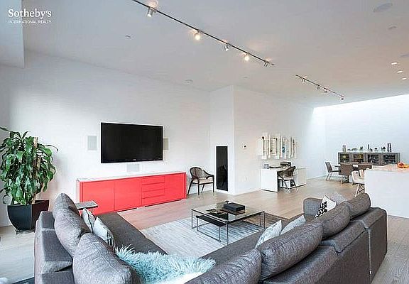 4th image of 192 Water St #Penthouse 5